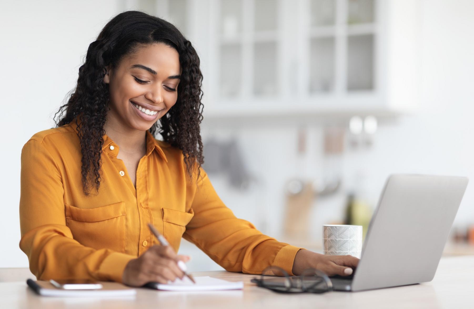 Sesión de aprendizaje colaborativo con instructor